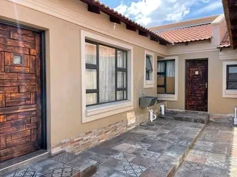Very beautiful bachelor rooms only 1 availabl  in Katlehong