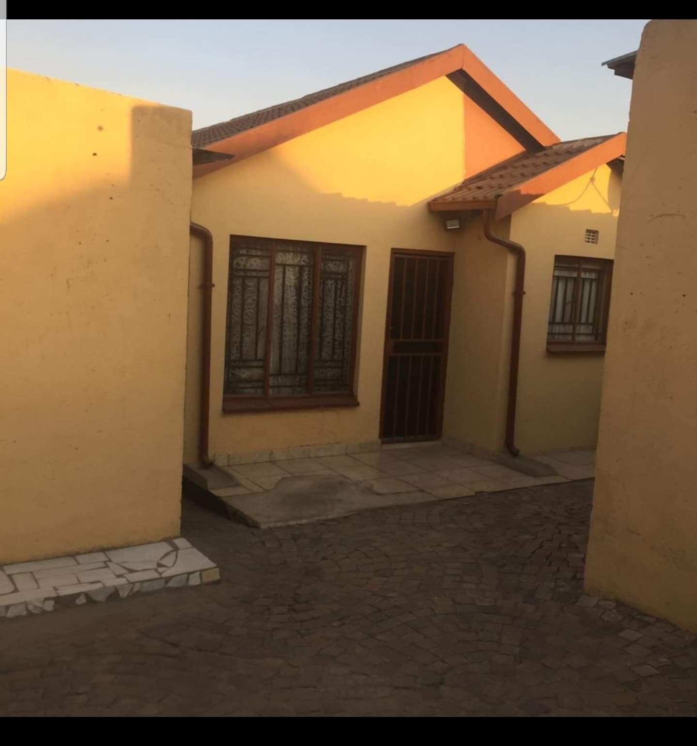 2 bedroom and 1 bathroom house (tollgate car   in Allandale