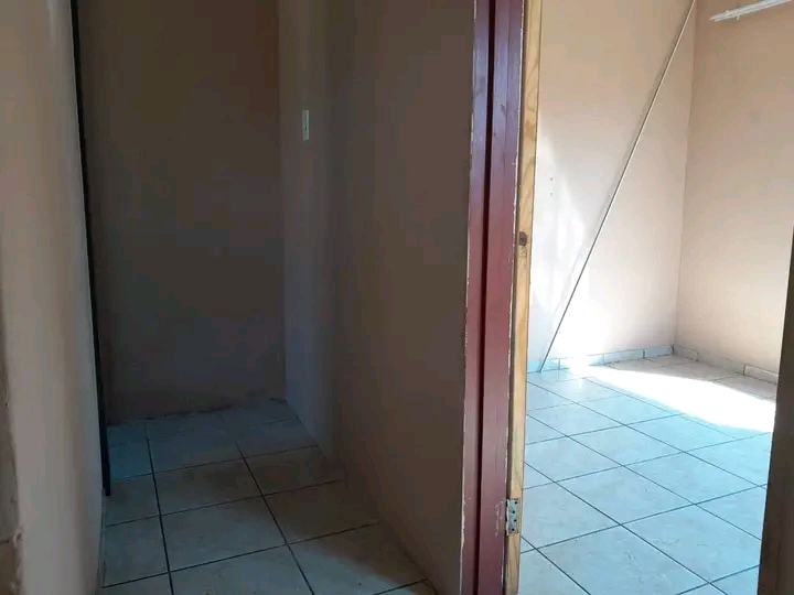 1 bedroom cottage available in east field for  in Vosloorus