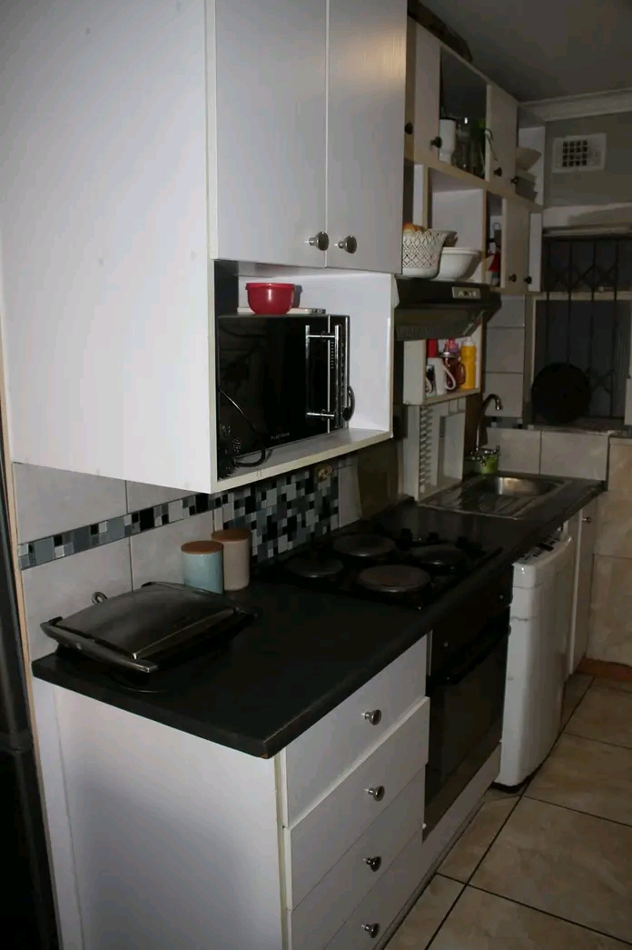 2 bedroom ground floor flat at ext 5 , to ren  in Fleurhof