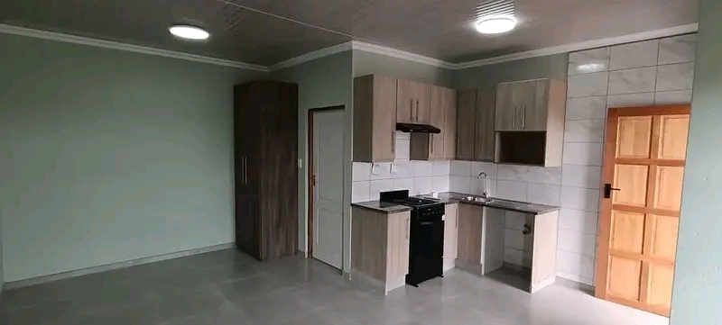 Area:dawnpark 📍
rental price:r4300 plus d  in Dawn Park