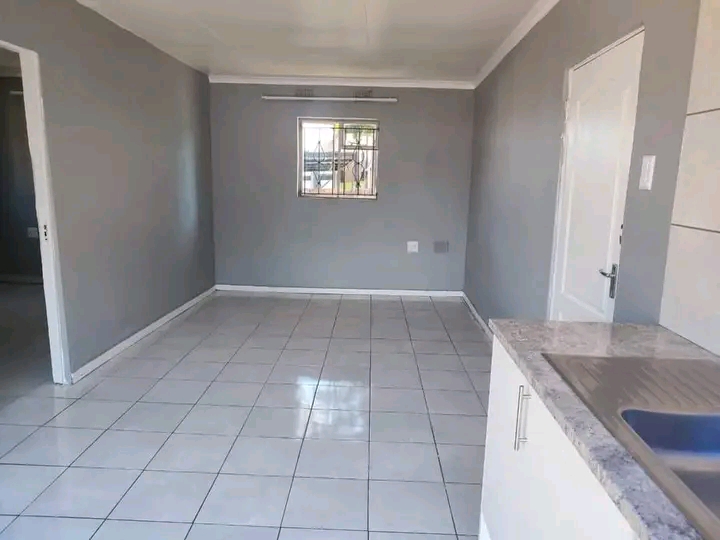 2 bedroom townhouse to rent at thabeng ❗
r  in Birchleigh North