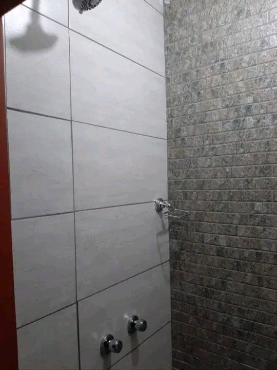 Area:ext 2
rental price:r1780 plus deposit
  in Vosloorus