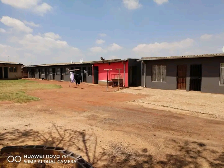 We have rooms available for rent in x1 basoth  in Vosloorus