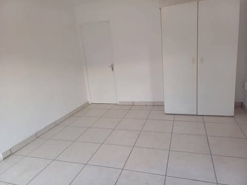 Bachelor room available for rental on the 1st  in Bedfordview