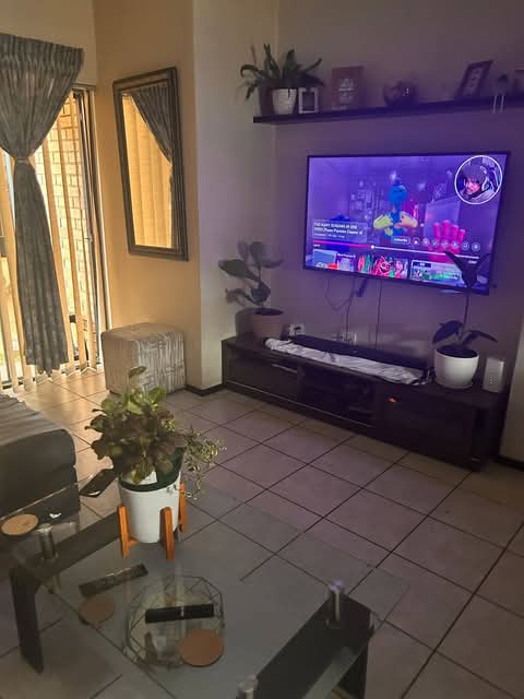 A beautiful, neat, well maintained 2 bed 1 ba  in Northriding