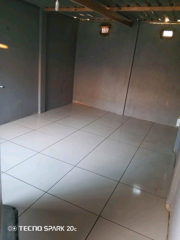 Room to rent in ext 2! 
available now: cozy   in Ivory Park