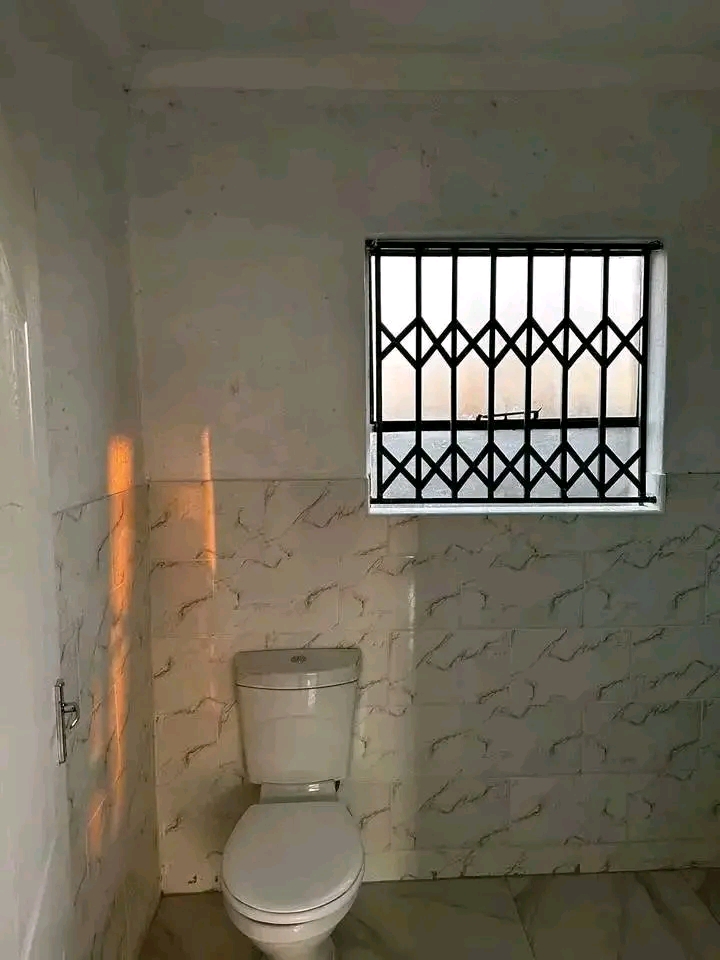Open plan bachelor available at hospital view  in Tembisa