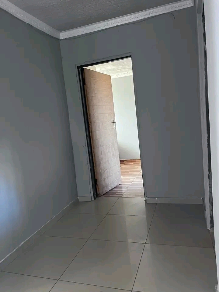 2-bedroom house for rent in phase 3, soweto �  in Braamfischer