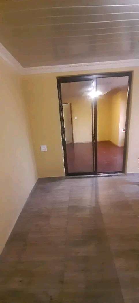 One bedroom cottage in ext 4 behind engen gar  in Kaalfontein
