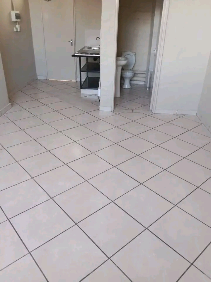 Bachelors and 2bedrooms flats still available  in Johannesburg