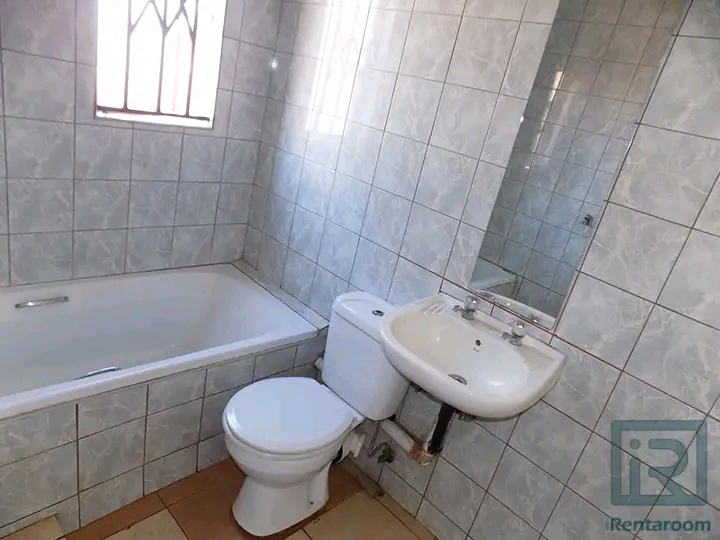 3 bedroom standalone house available immediat  in Protea Glen