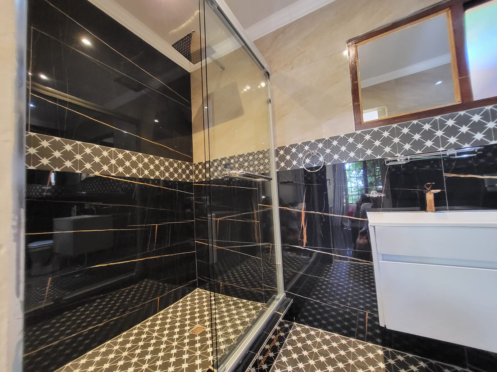  gem of manor  
short term 

situated in w  in Durban