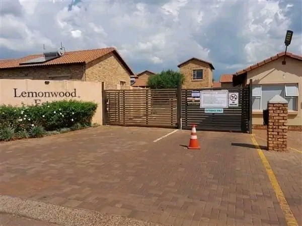 Rental available at lemonwood estates📍📍  in Dawn Park