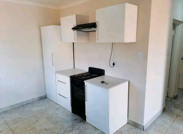 House for rental rental r5500 and deposit r55  in Dawn Park