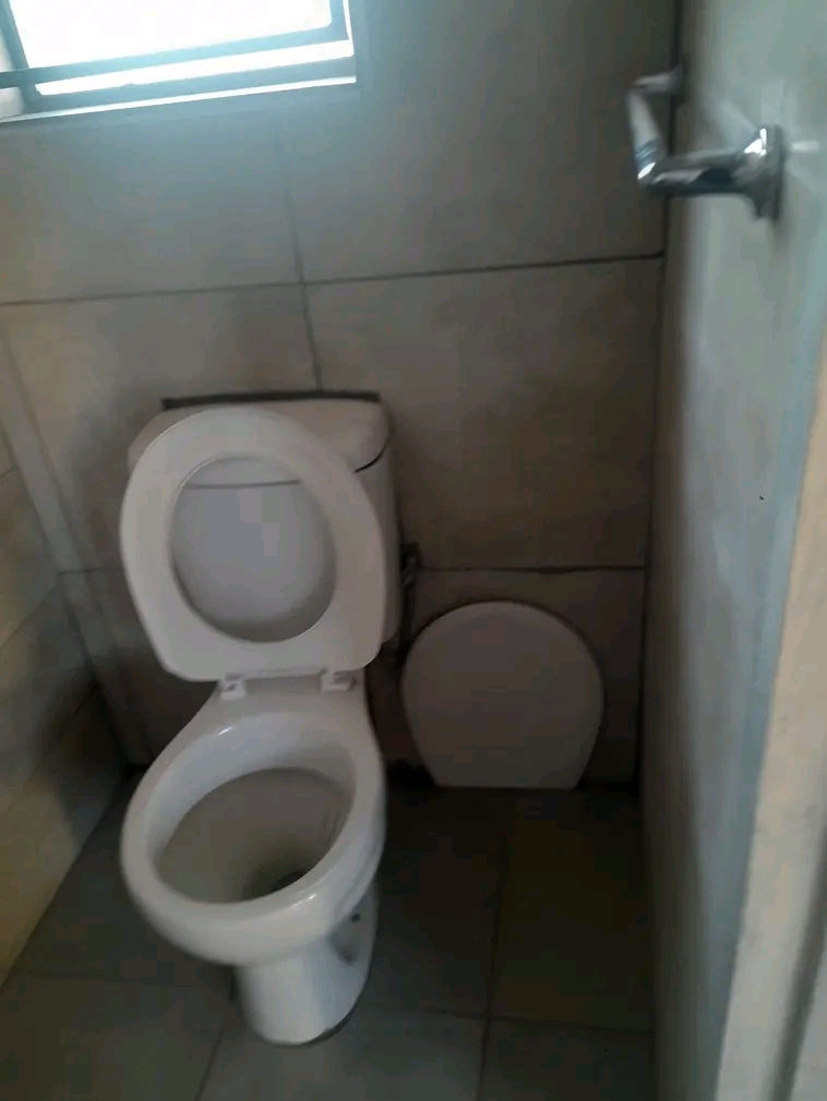 Ensuite available at mapetla 2500 parking spa  in Mapetla
