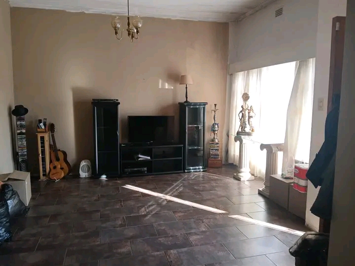 Beautiful and spacious 1 bedroom cottage for   in Primrose