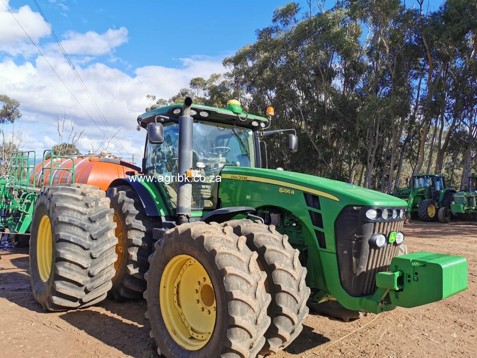2012 john deere 8295 r