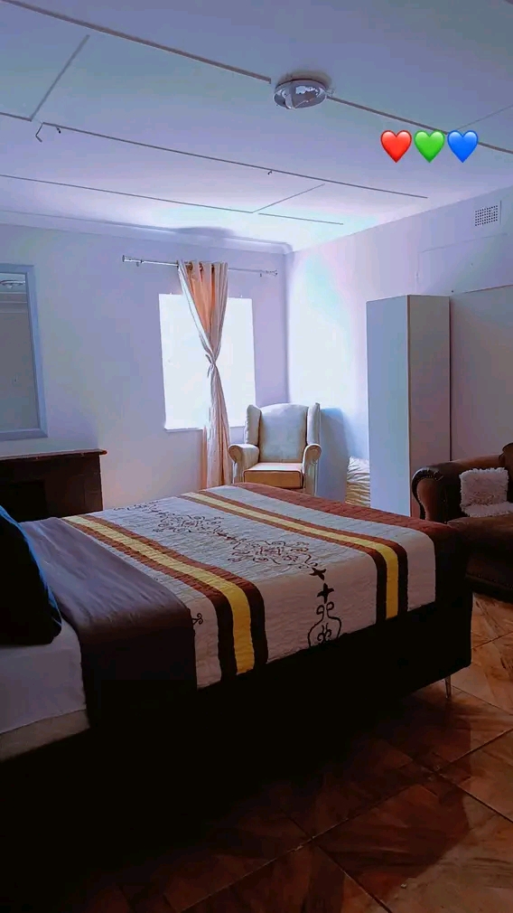 For only 300 a nyt at ngraje guest house 16 m  in Vanderbijlpark