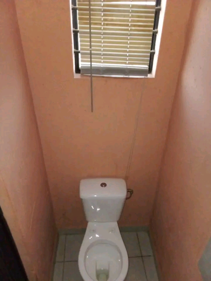 A small bachelor pad in ext 6 is available fo  in Cosmo City