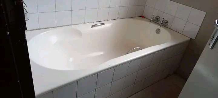 Available immediately 
rental price:r5000
p  in Roodekop