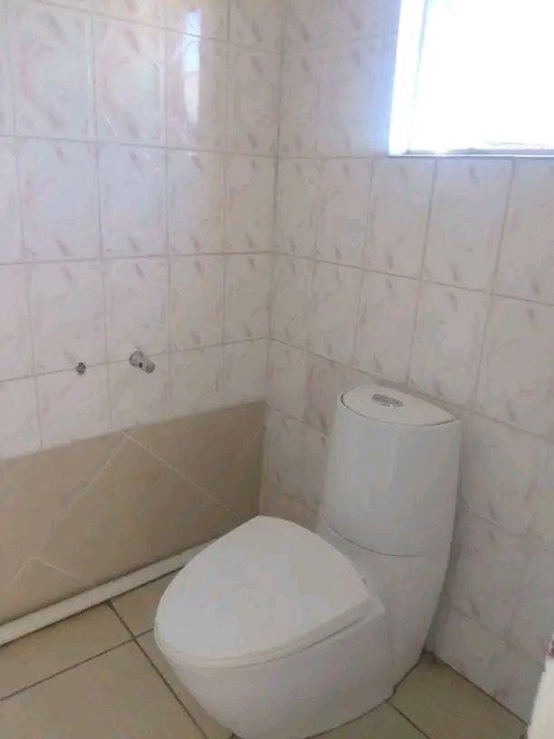 Bachelor  available in ex2 
with
fitted war  in Rabie ridge