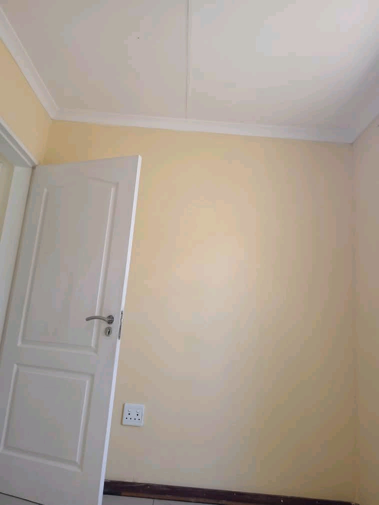 I have a small inside room suitable for a sin  in Cosmo City