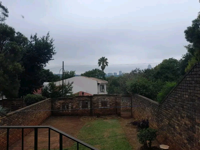 Room in a shared apartment available move in   in Sandton