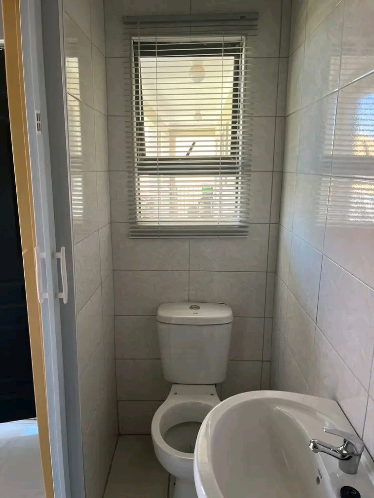 Bachelor room to rent 
available in april
c  in Protea Glen