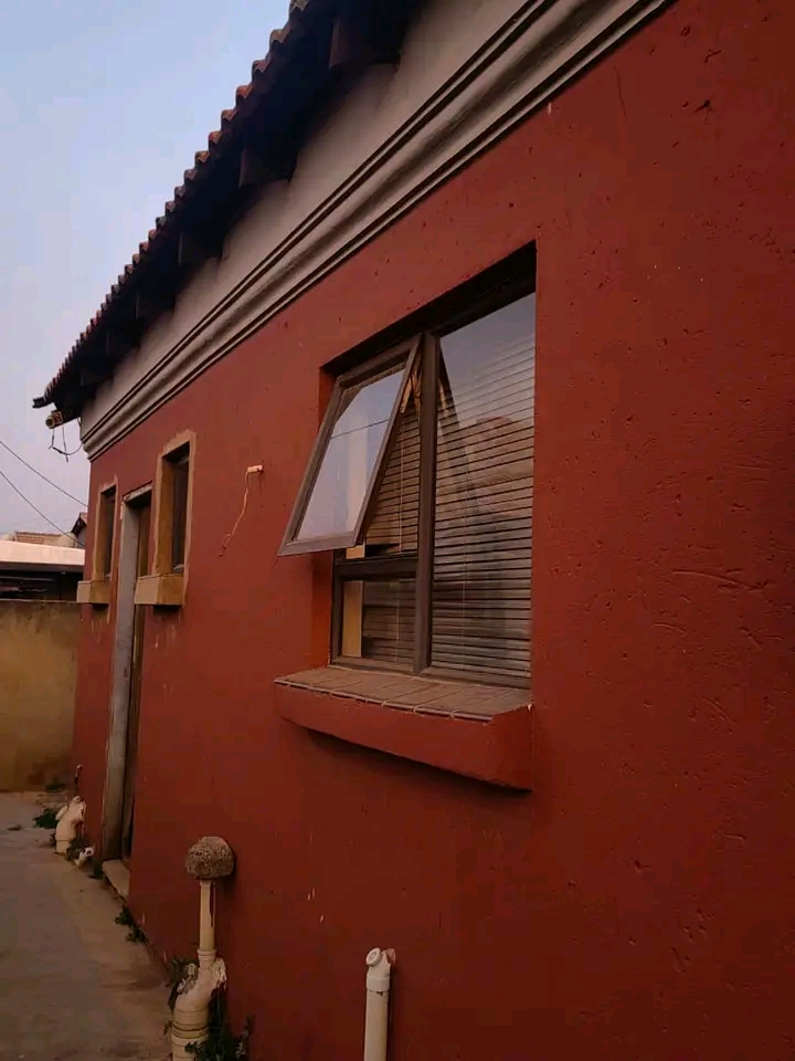 A spacious family house available to rent
ar  in Vosloorus