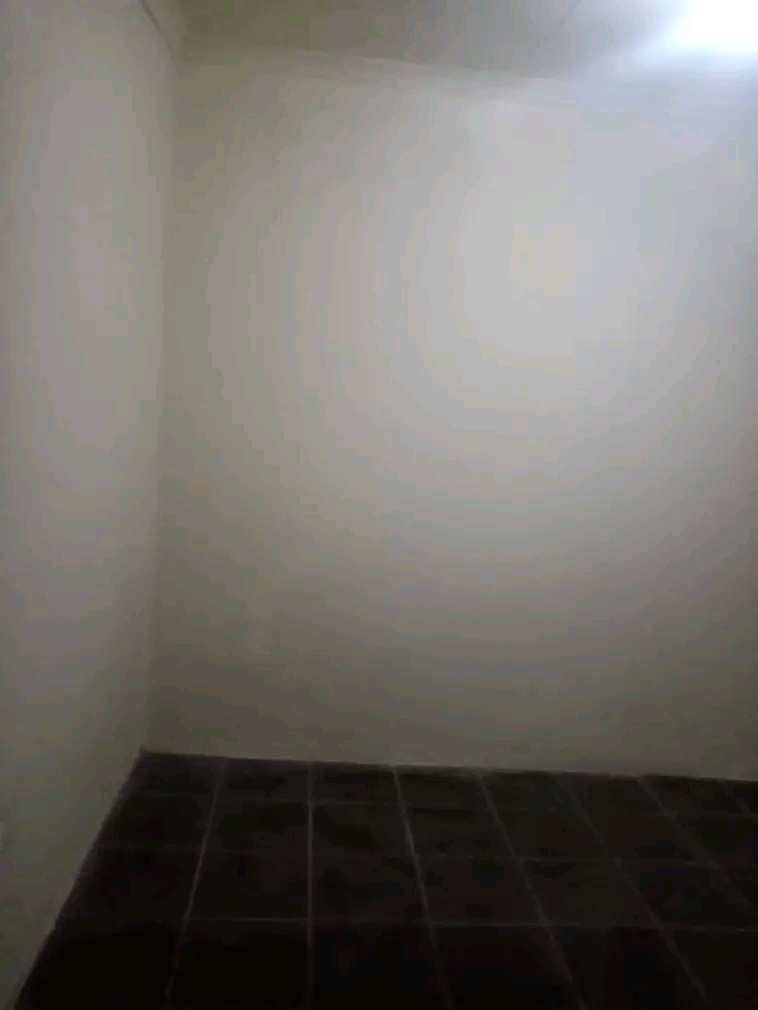 Batchelor room for rent r2200 in 77 george st in Rosettenville