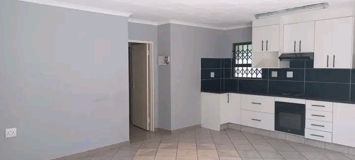 2 bedroom house in ext 3 in a boom gated area  in Birch Acres