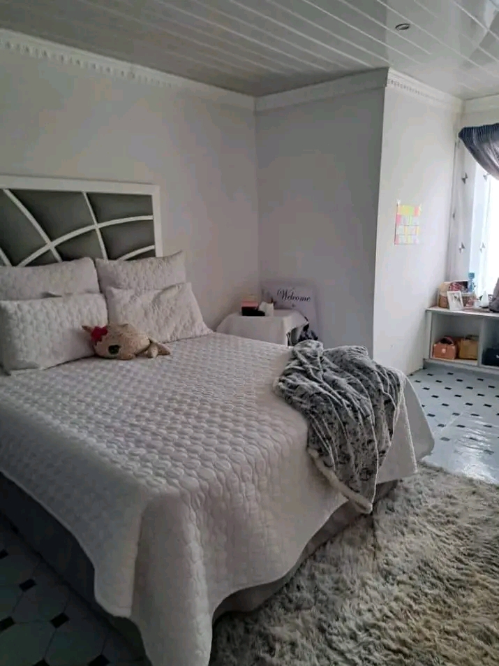 6 bedroom double storey to lease in ext 24 fo  in Protea Glen