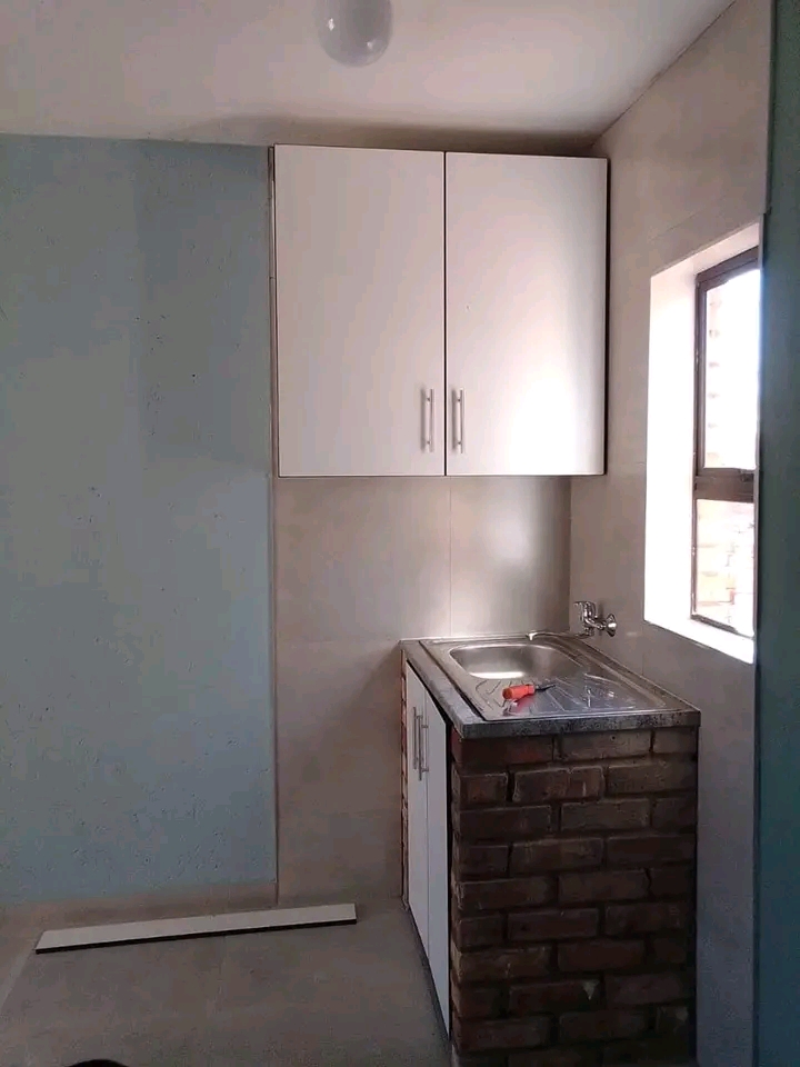 Room to let in ext 27 for r2500,bachelor with  in Protea Glen