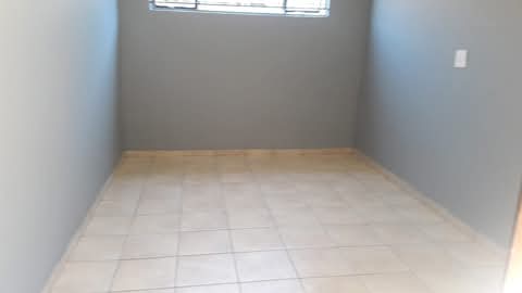 Garage to rent in meadowlands zone 5 wifi inc  in Meadowlands