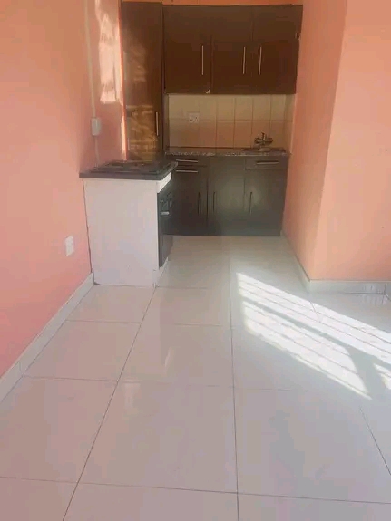 Barchelor with a stove to rent at protea glen  in Protea Glen