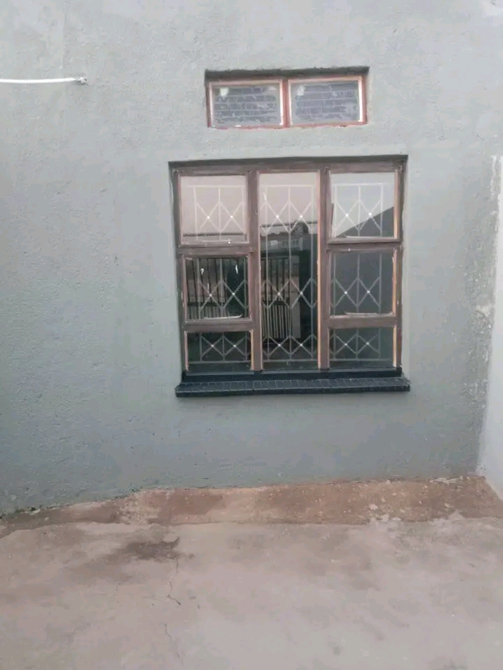 Garage available at ivory 3 ema13 near score   in Ivory Park