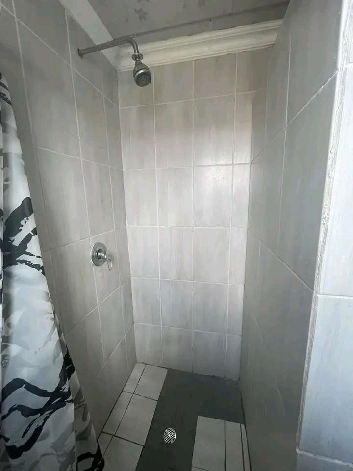 A very spacious beautiful cottage available f  in Klipfontein