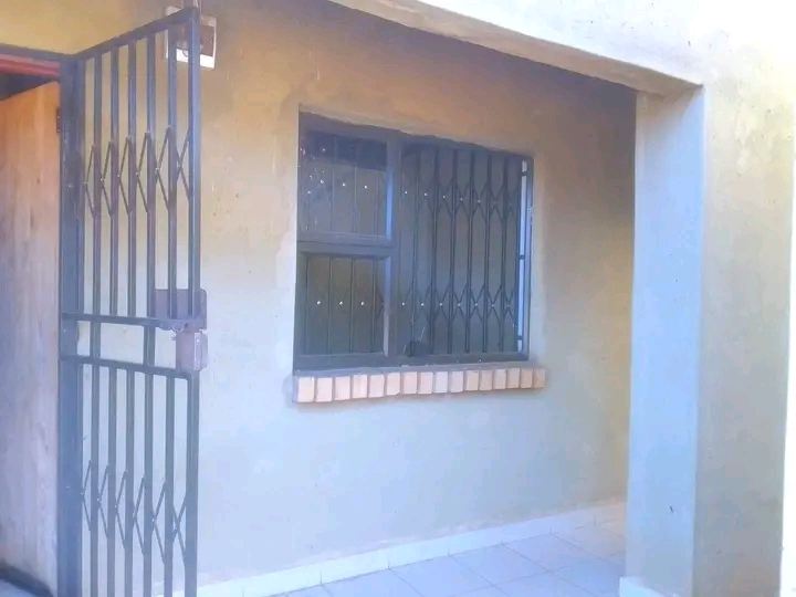 A room for rental in palmridge ext 5 for 1000  in Palm Ridge