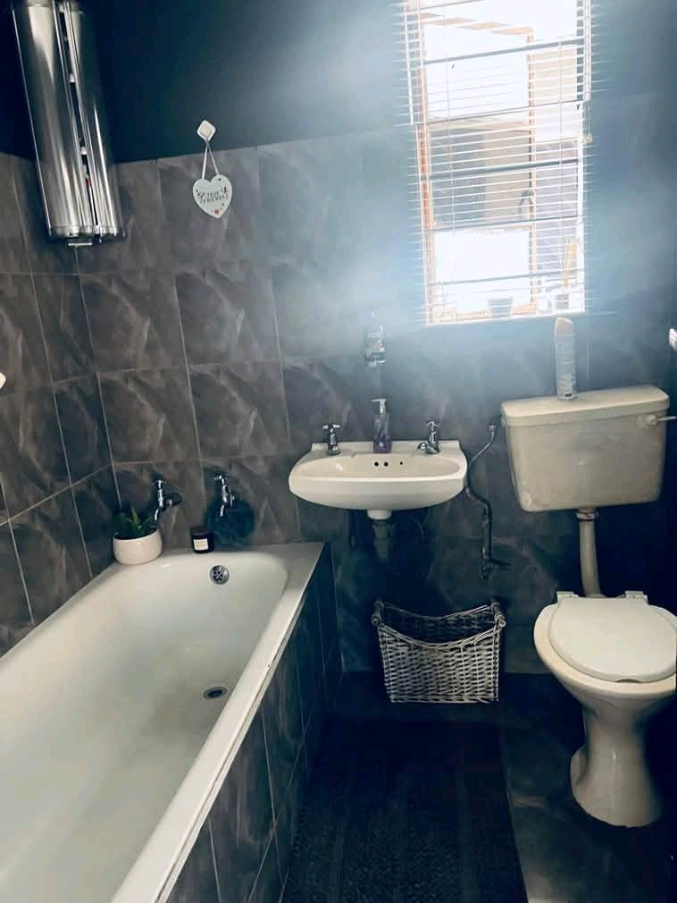 Ex1. 2 bed house available end of month  
wi  in Rabie ridge