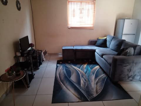 A very huge cottage in ext 2 goes for r2800 m  in Naledi
