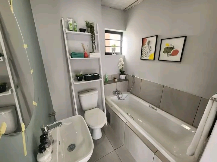 Jhb south 
acacia grove
kitchen fitted 
op  in South Hills