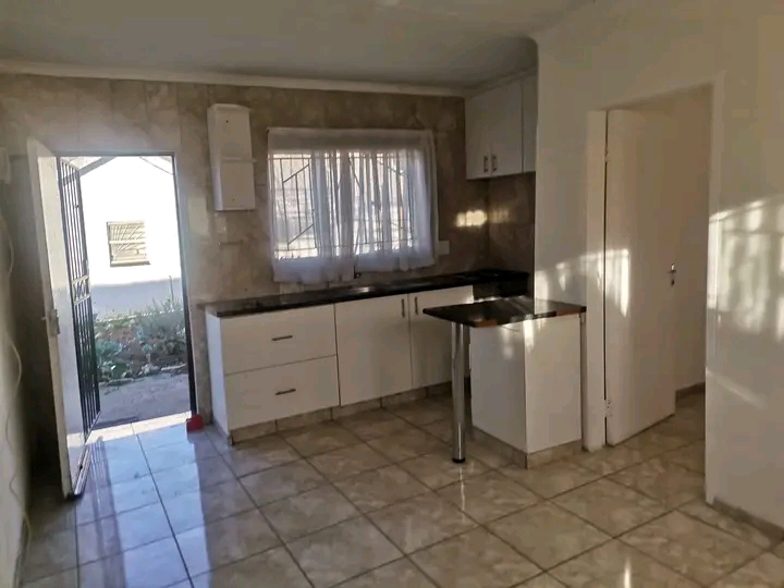 4 garden cottages available to rent in compto  in Naturena