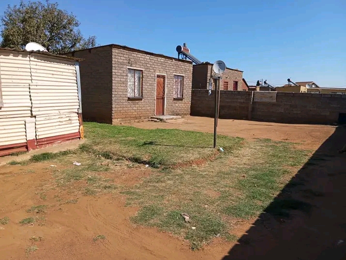 2 room rdp house, with an outside and inside   in Primrose