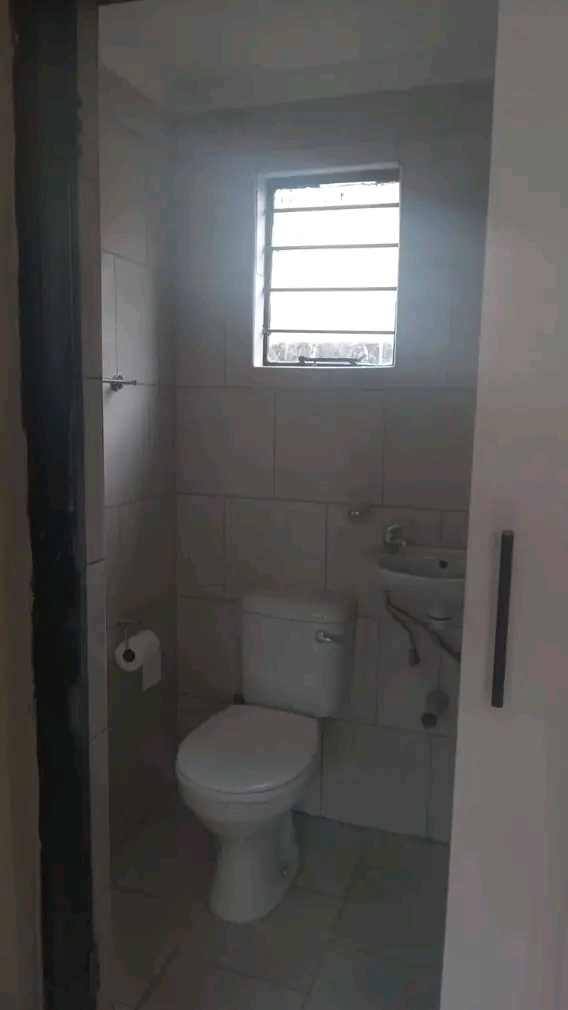 Phadima section- open plan cottages- r2,200pm  in Katlehong
