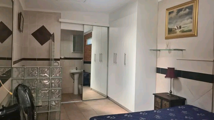 Rental - it’s a smart, upmarket fully furni  in Mondeor