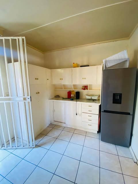 Beautiful 1 bedroom cottage separate dining a  in Randburg