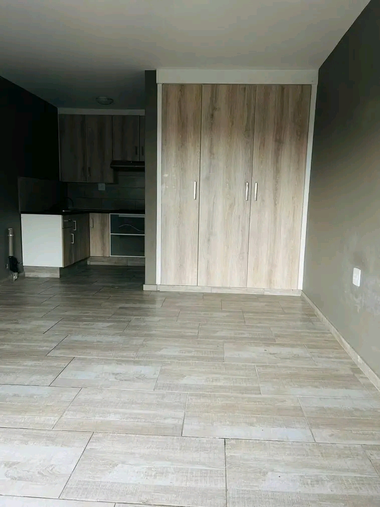 Rental friendship town
open plan bachelor 
  in Midrand
