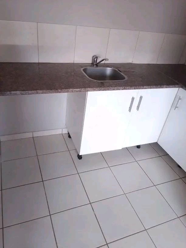 Bachelor s flats to rent in 130 hunter and be  in Yeoville