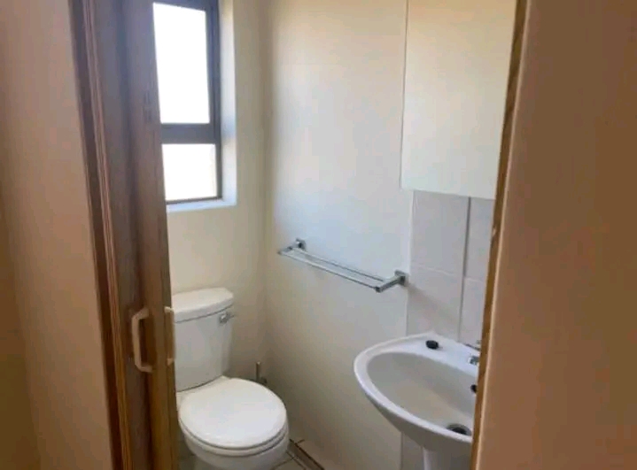 Cottage available for r2800pm 074 345 7903 in  in Randburg
